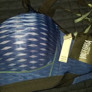 Victoria's Secret Sports Bra NWT
